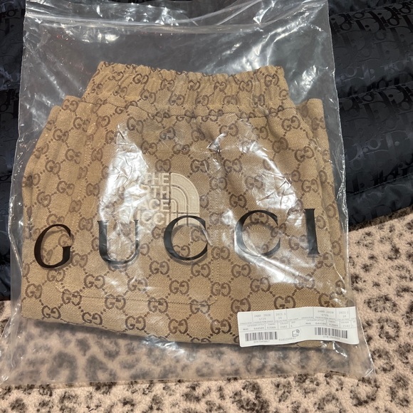 COPY - Gucci north face collab shorts - Picture 4 of 8